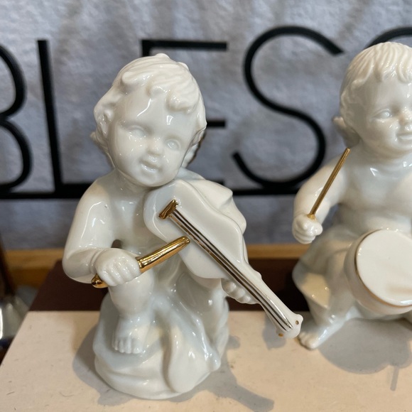 Vintage Mikasa Porcelain Angels set - Picture 4 of 11